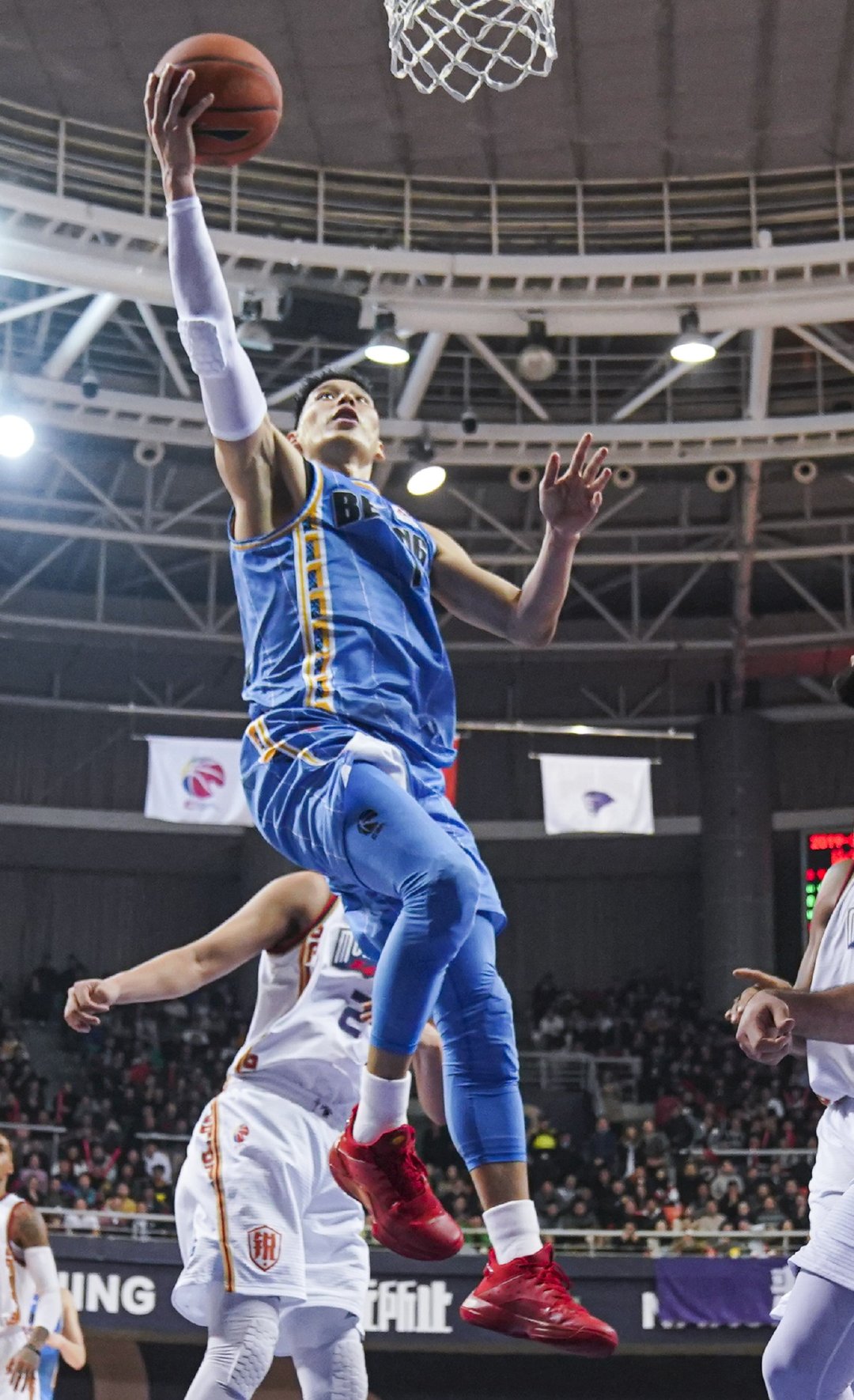 关于全明星赛倒计时，上海海港集结日内部沟通，细节引发关注，话题不断，身体对抗强度拉满的信息-爱游戏官方网站