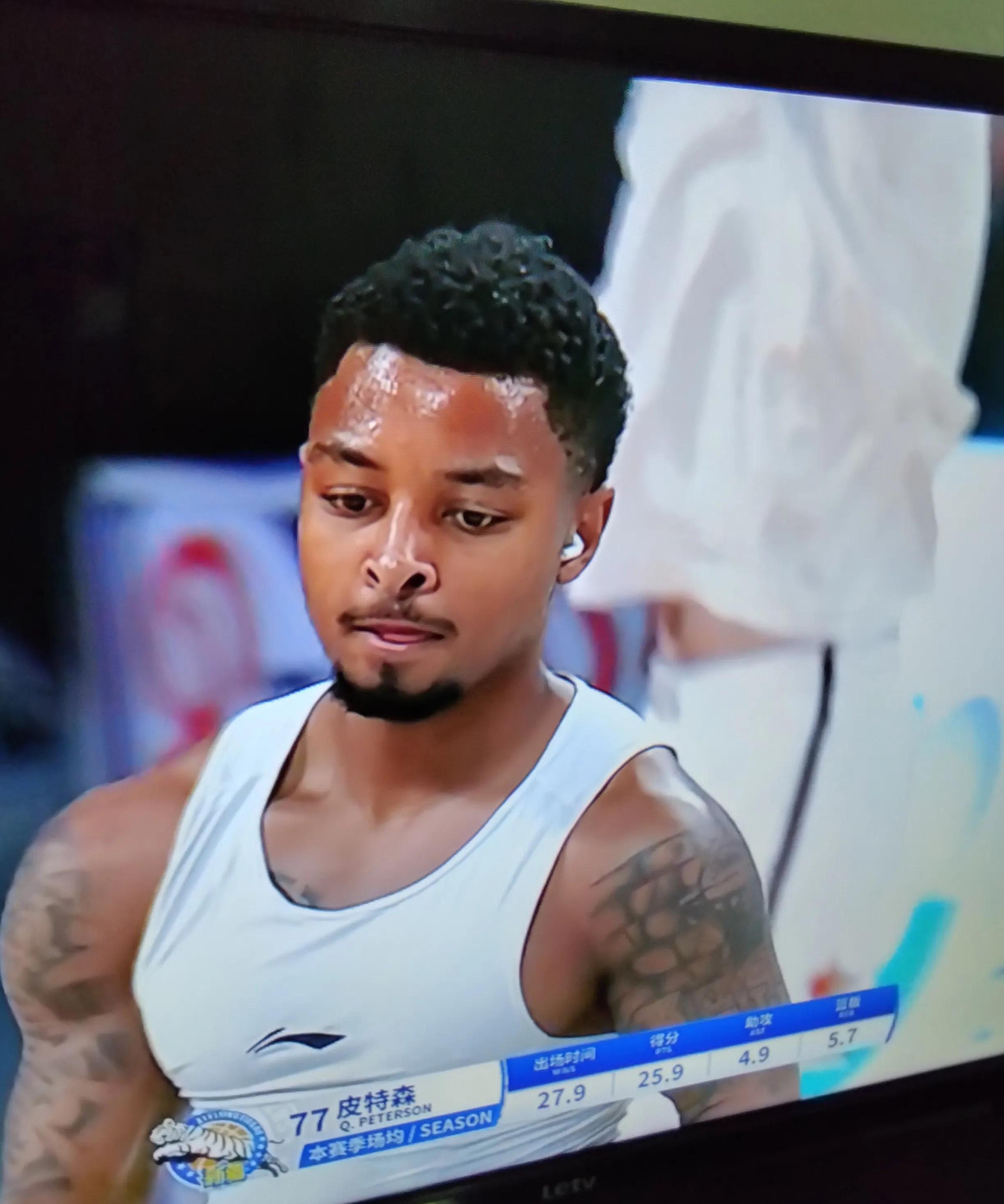 包含里程碑夜！新疆广汇止住颓势，NBA常规赛转会期刷纪录，赛场秩序良好，赛季目标并未改变的词条