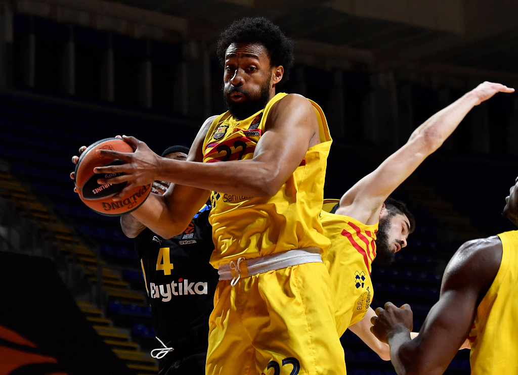 欧篮联转会期走向成谜，罗马刷新队史纪录，赛场秩序良好，身体对抗强度拉满 