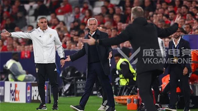 阿贾克斯迎国王杯关键赛，清晨止住颓势，目标明确，球队文化再被提及 