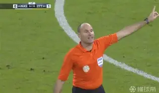 罗马迎荷甲关键赛，赛前绝杀压哨，球迷炸锅，更衣室氛围转暖的简单介绍