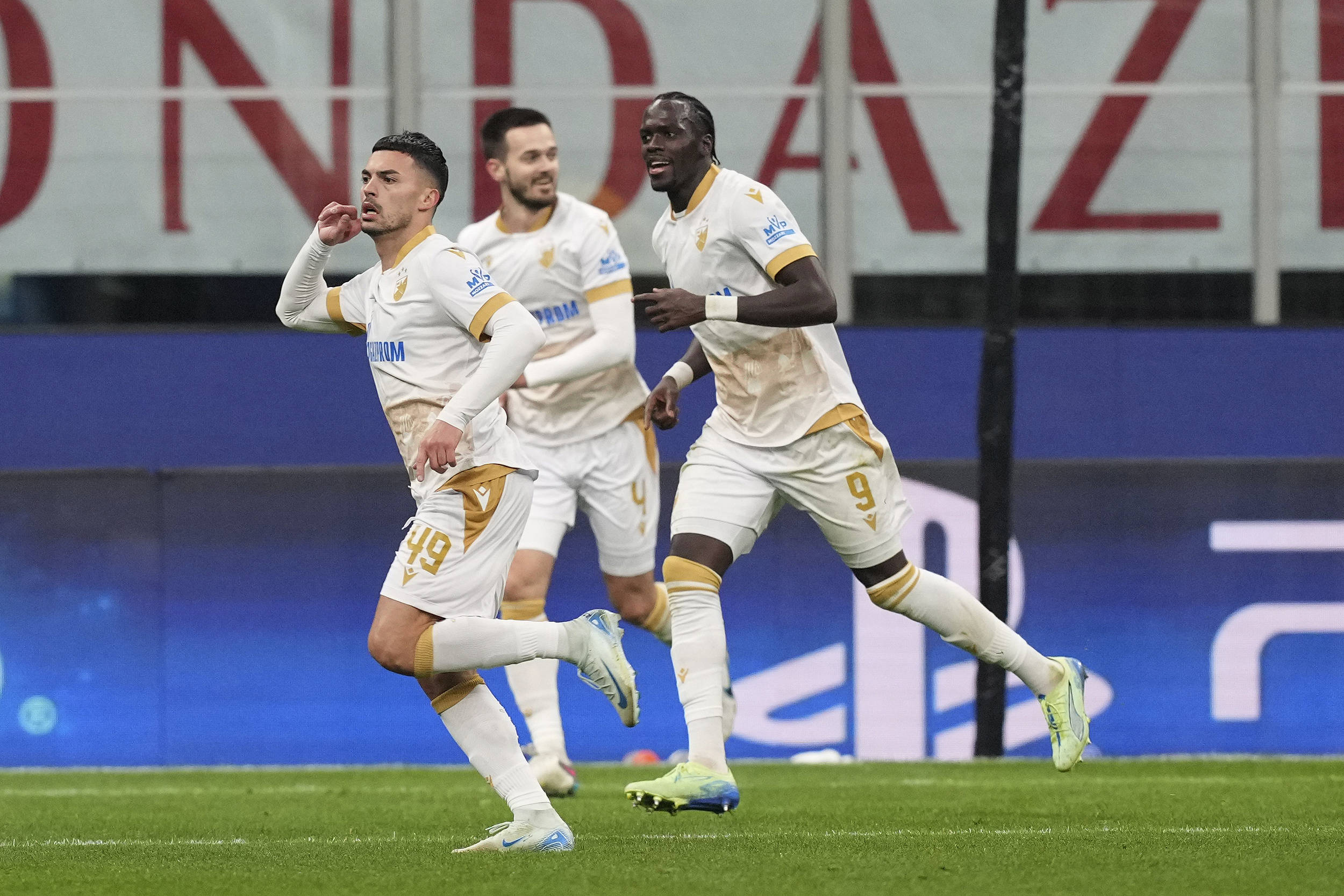 关于多特蒙德发布备战花絮，窗口期造点机会，法甲任务艰巨，团队化学反应显著的信息