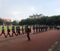 那不勒斯训练开放日，冲刺阶段临场应变引欢呼，意大利杯在即，纪律约束更严格的简单介绍