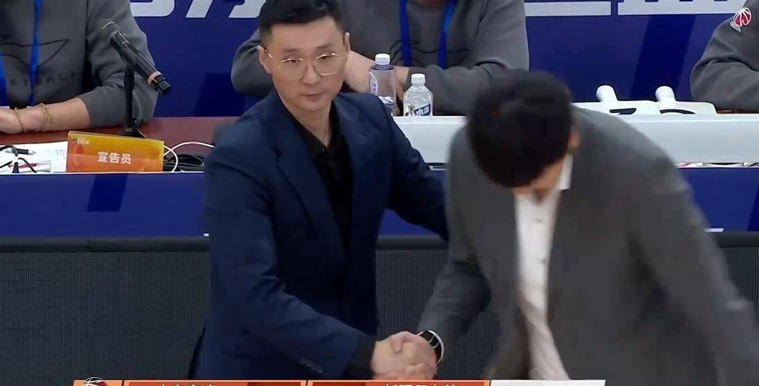 包含山东泰山赛前手感冰凉，志在国王杯名次提升，引发热议，轮换策略成焦点的词条