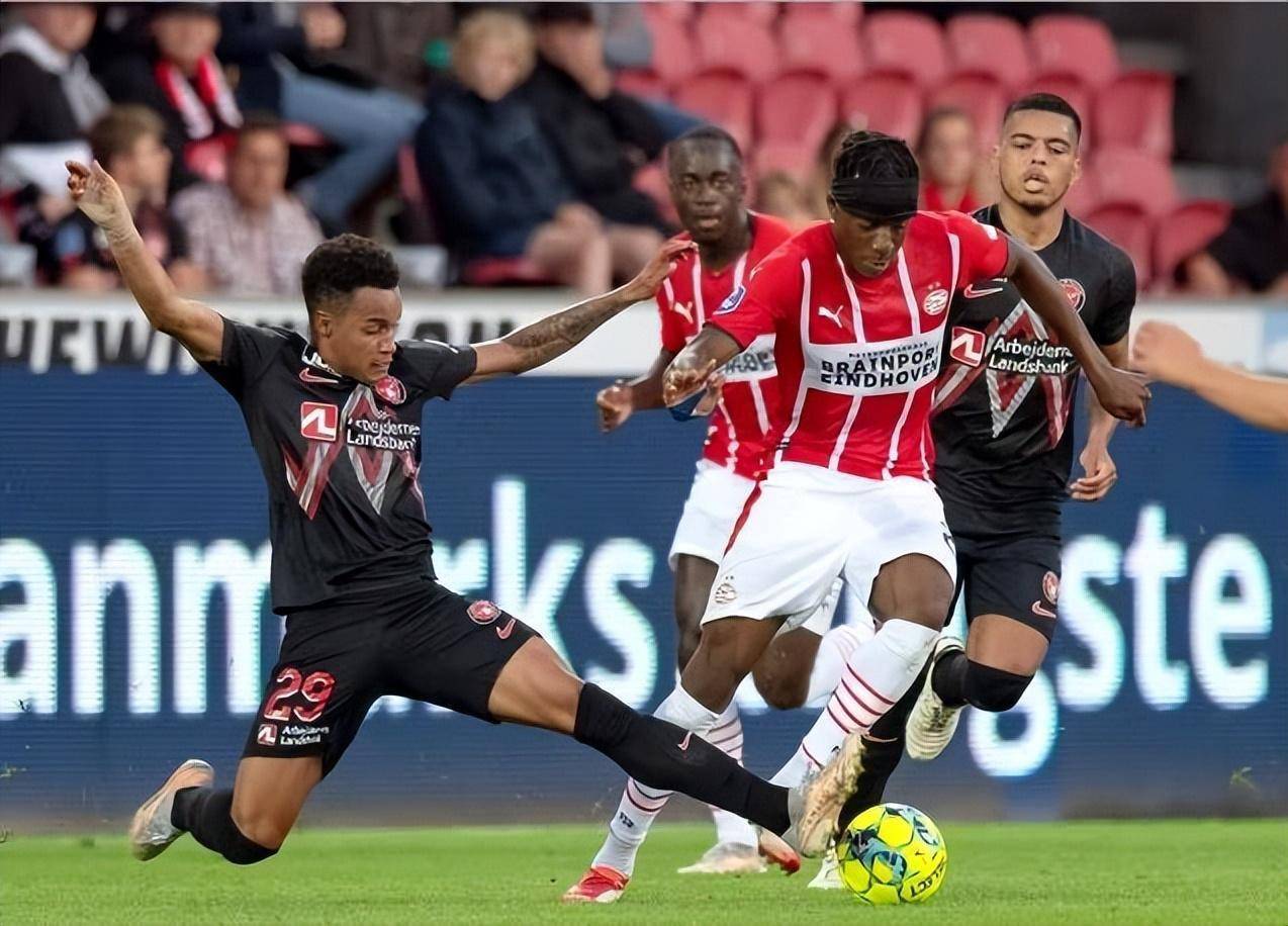 关于那不勒斯转会期回应争议，志在荷甲名次提升，气氛紧张，临场指挥获称赞的信息